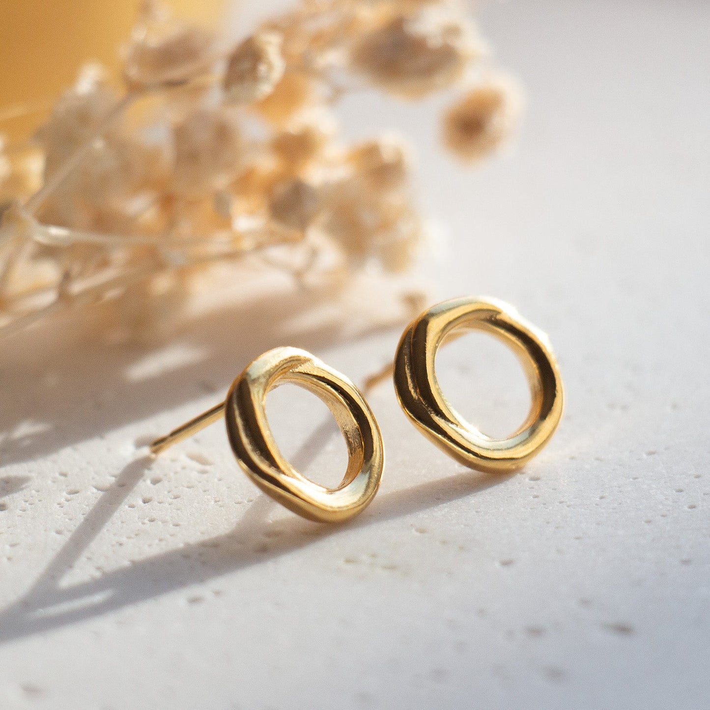 Circle of Wave Studs