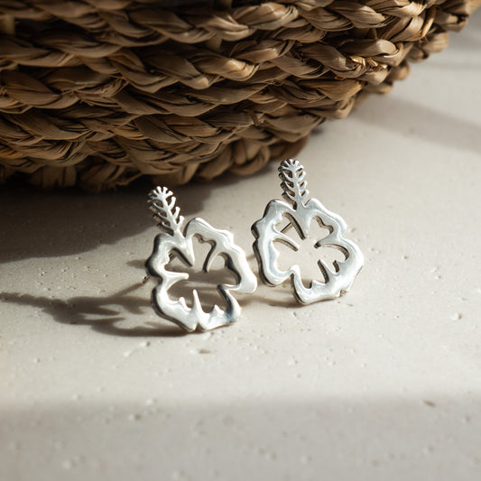 Hibiscus stud earrings - S925