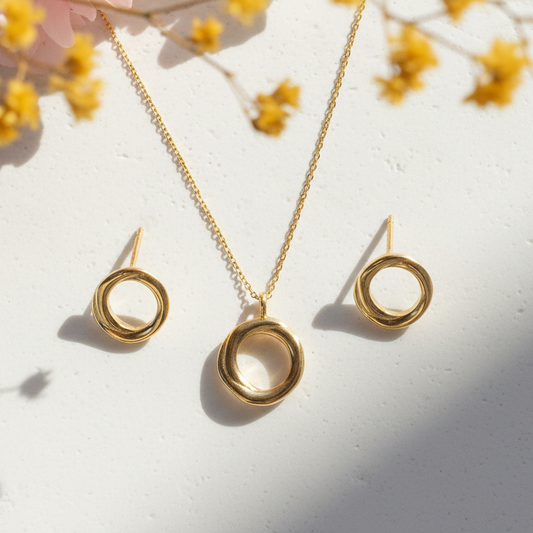 Wavy Circle Set Flat Lay